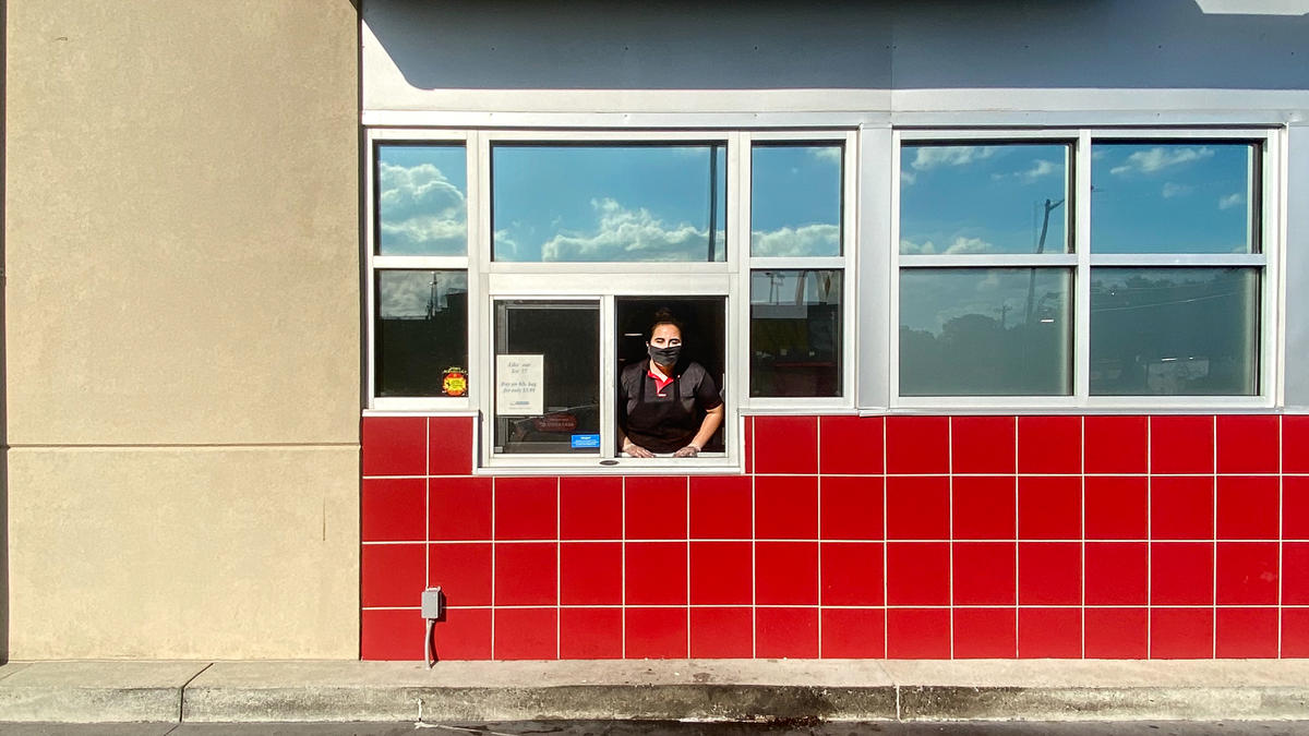 liz_zavala_essential_worker_at_harrisonburg_dairy_queen